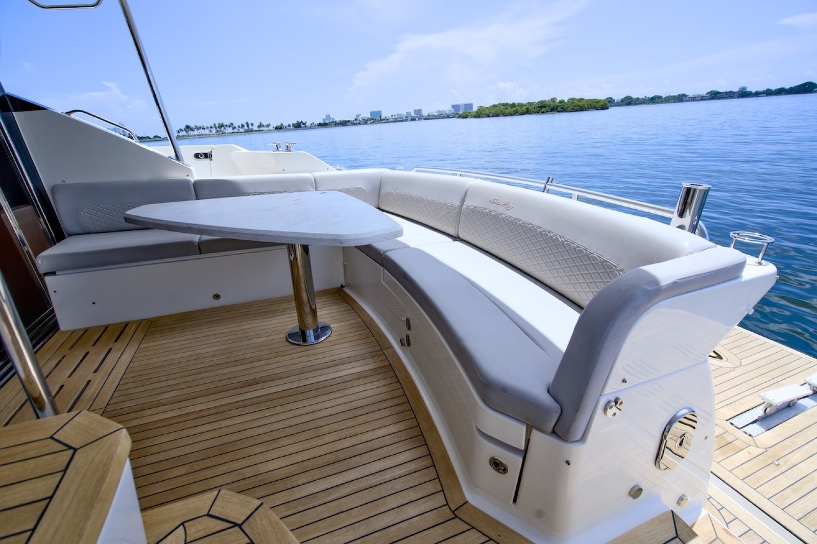 2017 Sea Ray L590 Flybridge