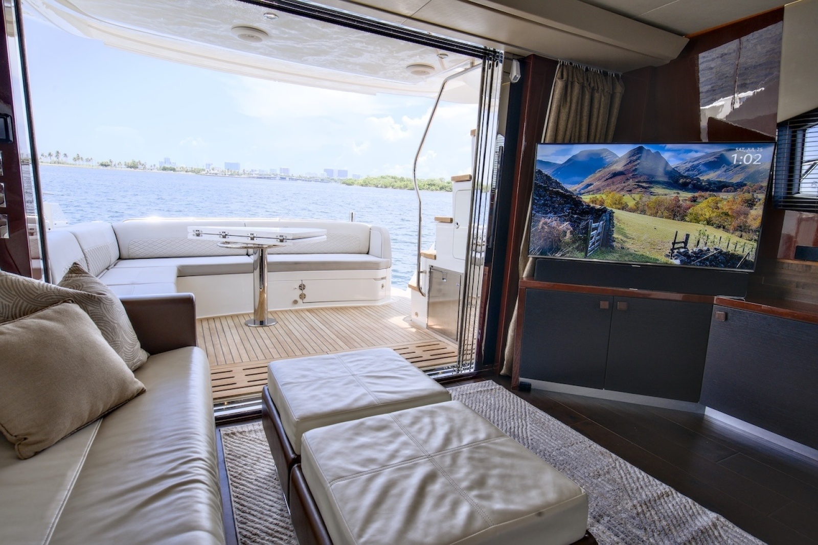 2017 Sea Ray L590 Flybridge