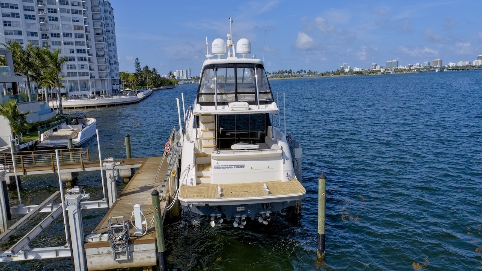 2017 Sea Ray L590 Flybridge