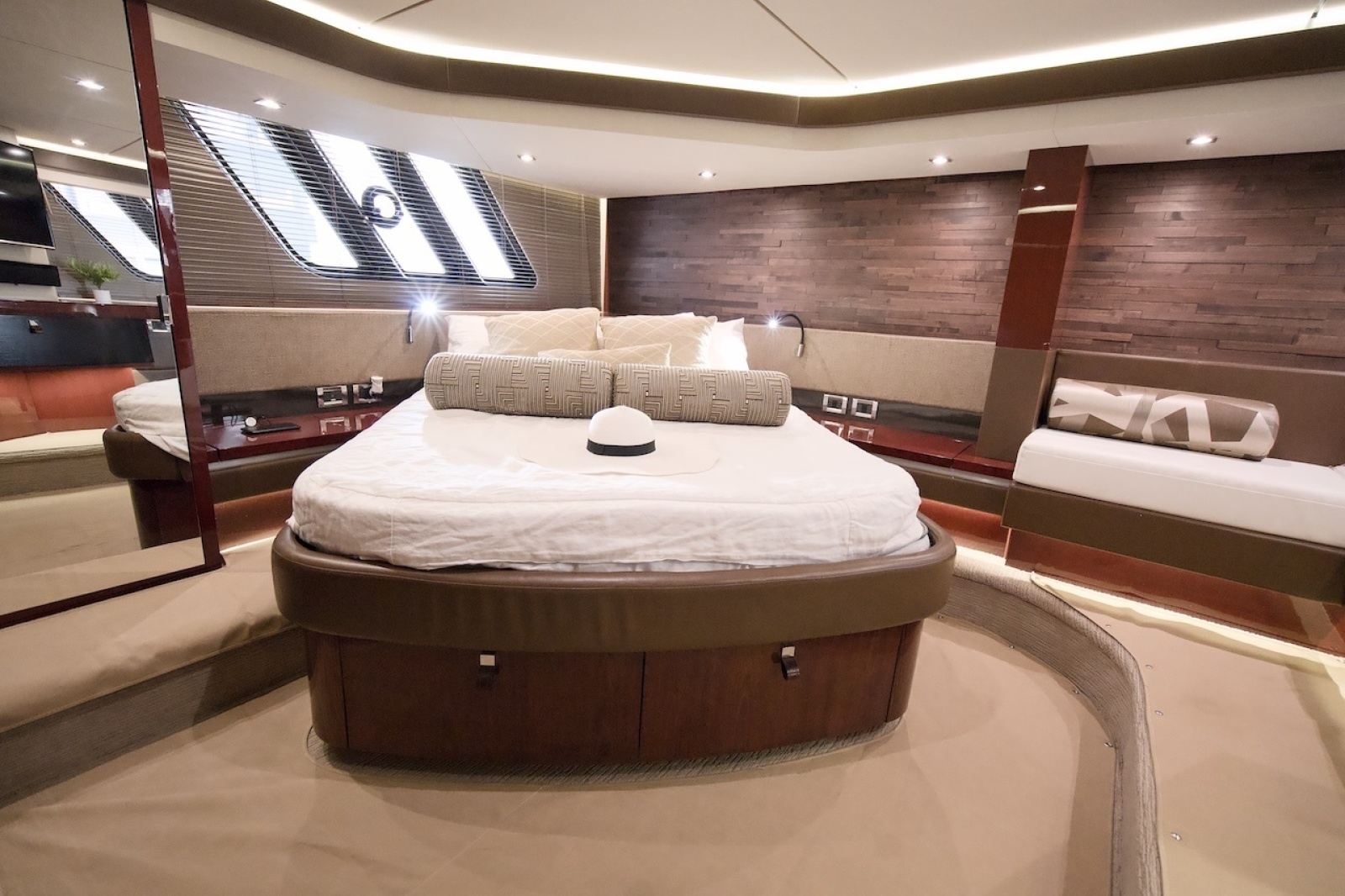 2017 Sea Ray L590 Flybridge