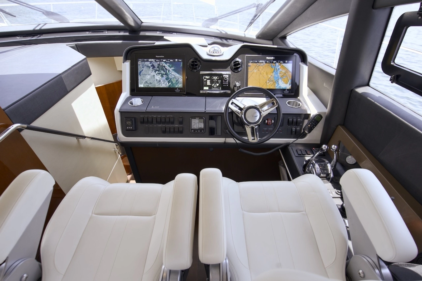 2017 Sea Ray L590 Flybridge