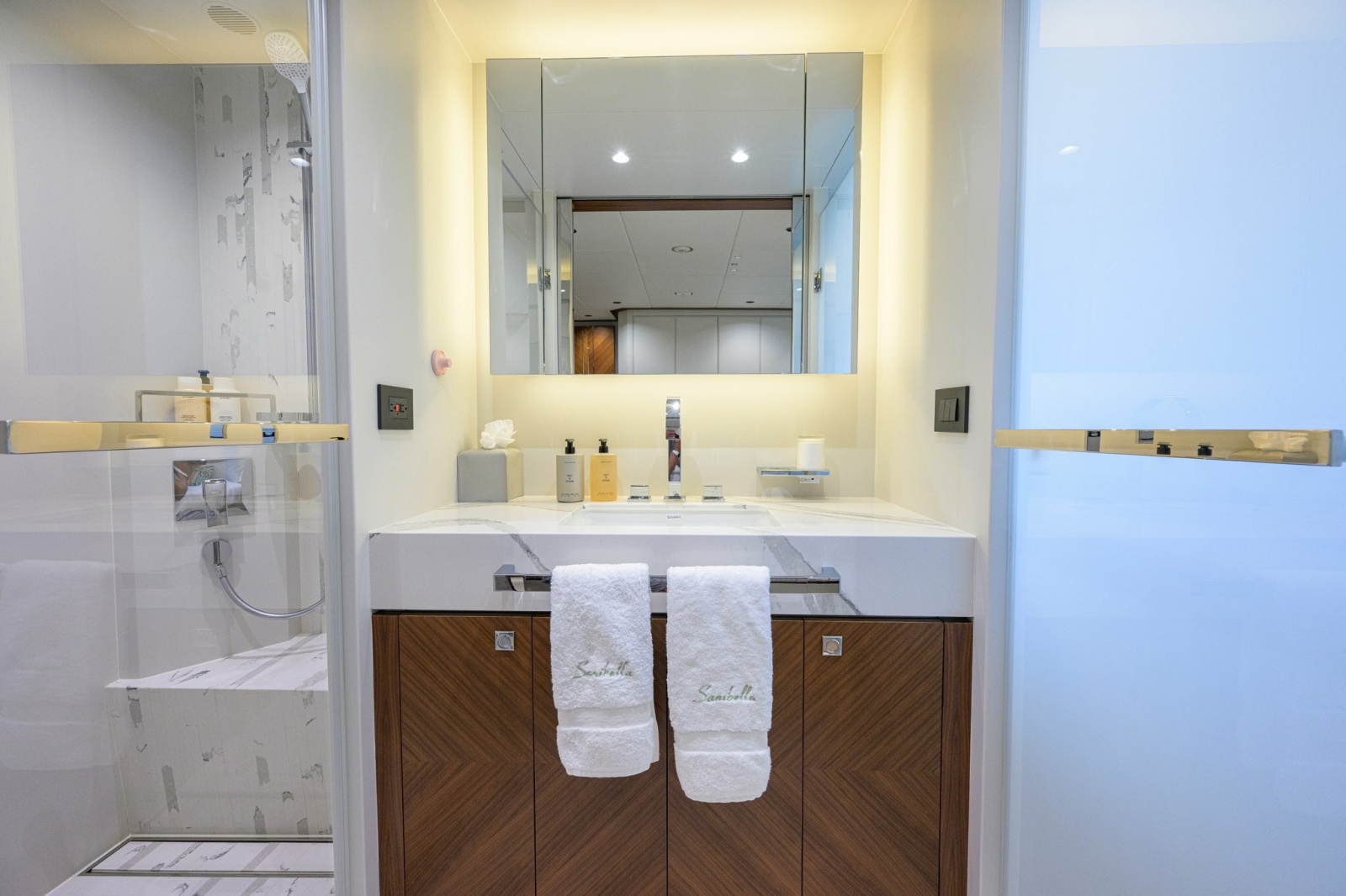 2023 Horizon FD100 — Guest Stateroom Head