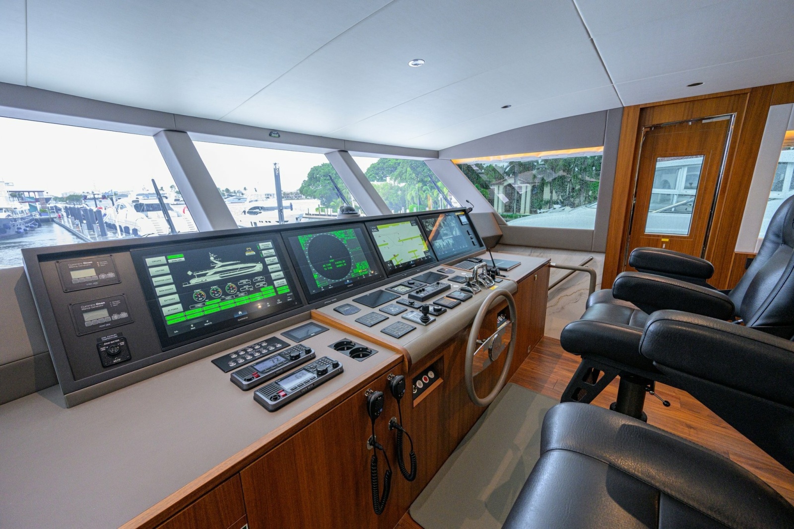 2023 Horizon FD100 — Pilothouse