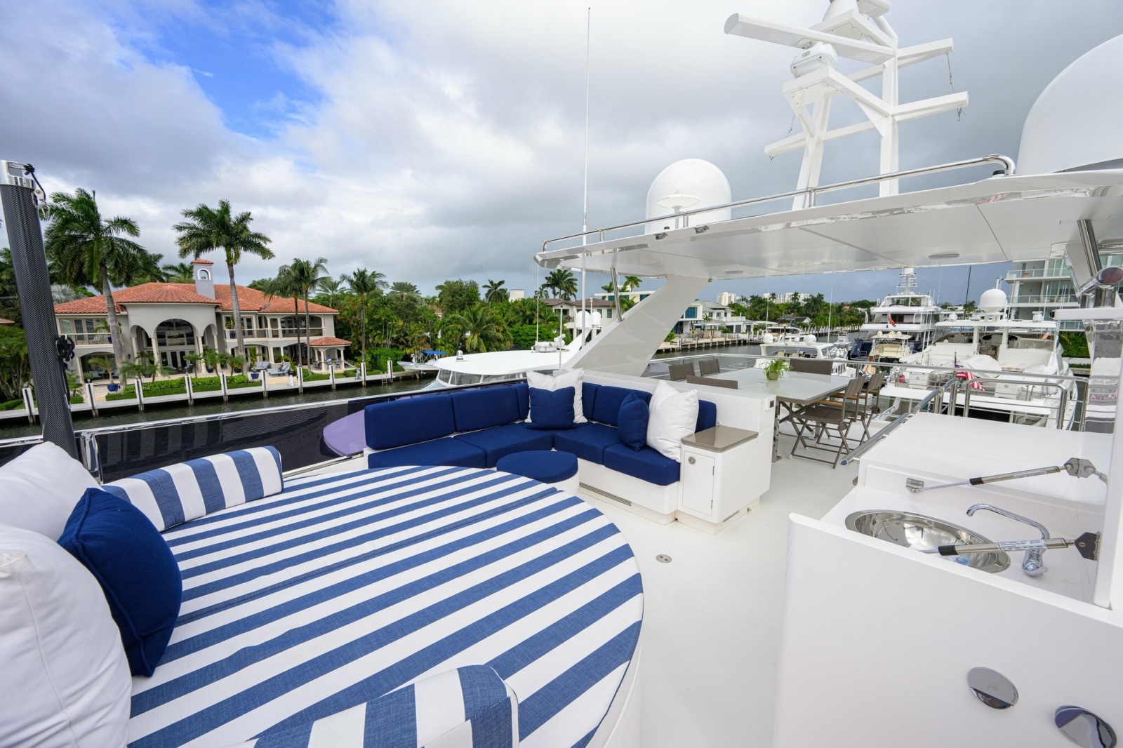2023 Horizon FD100 — Sundeck - Forward