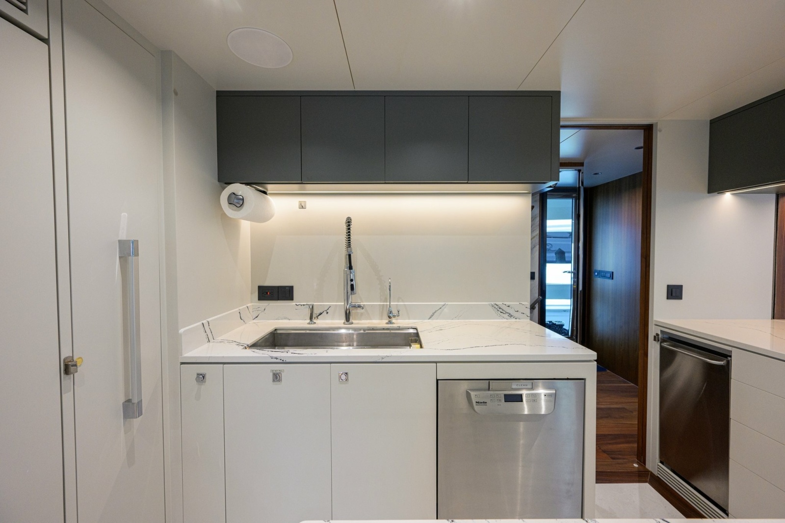 2023 Horizon FD100 — Galley