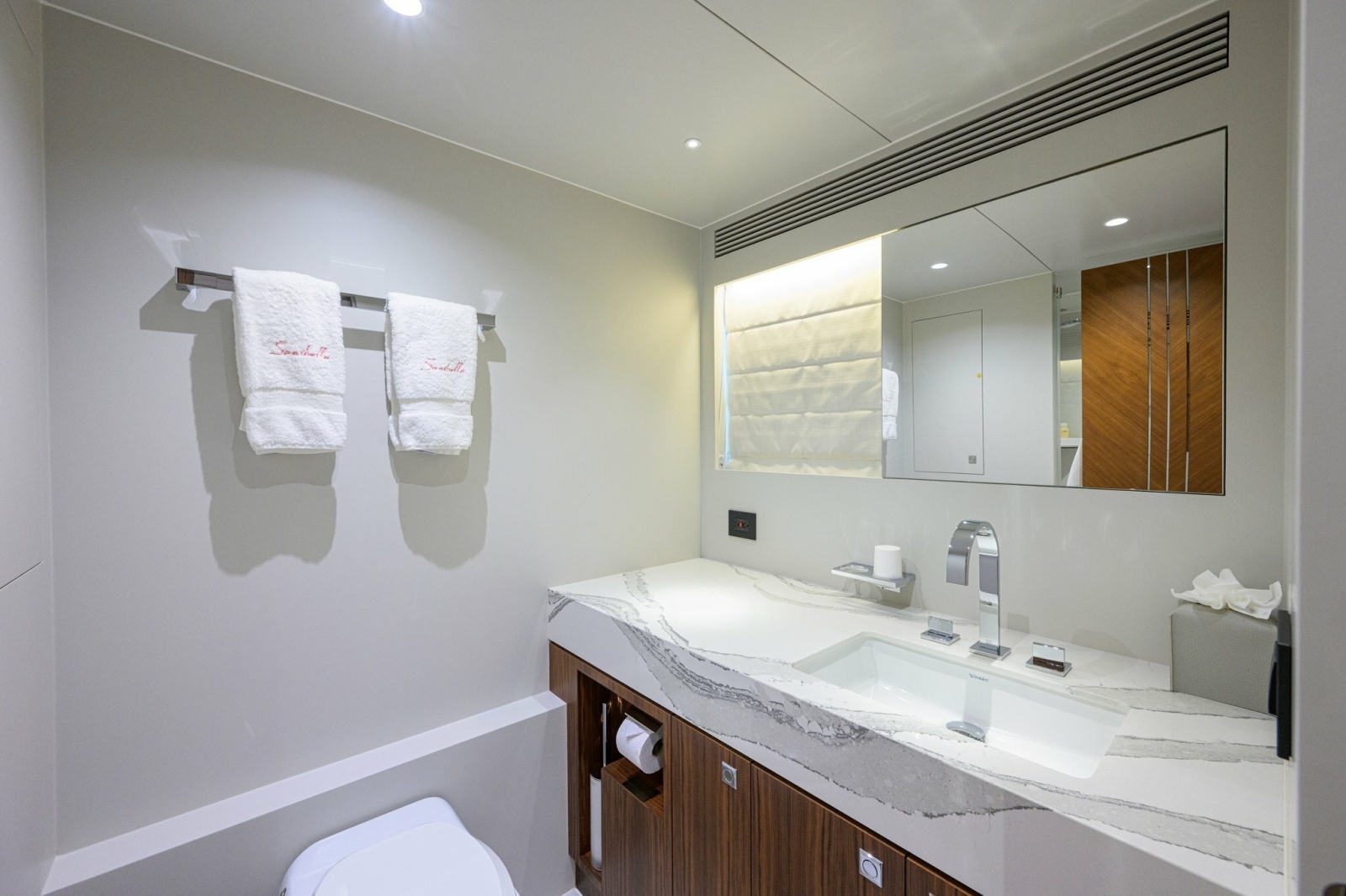 2023 Horizon FD100 — Guest Stateroom Head