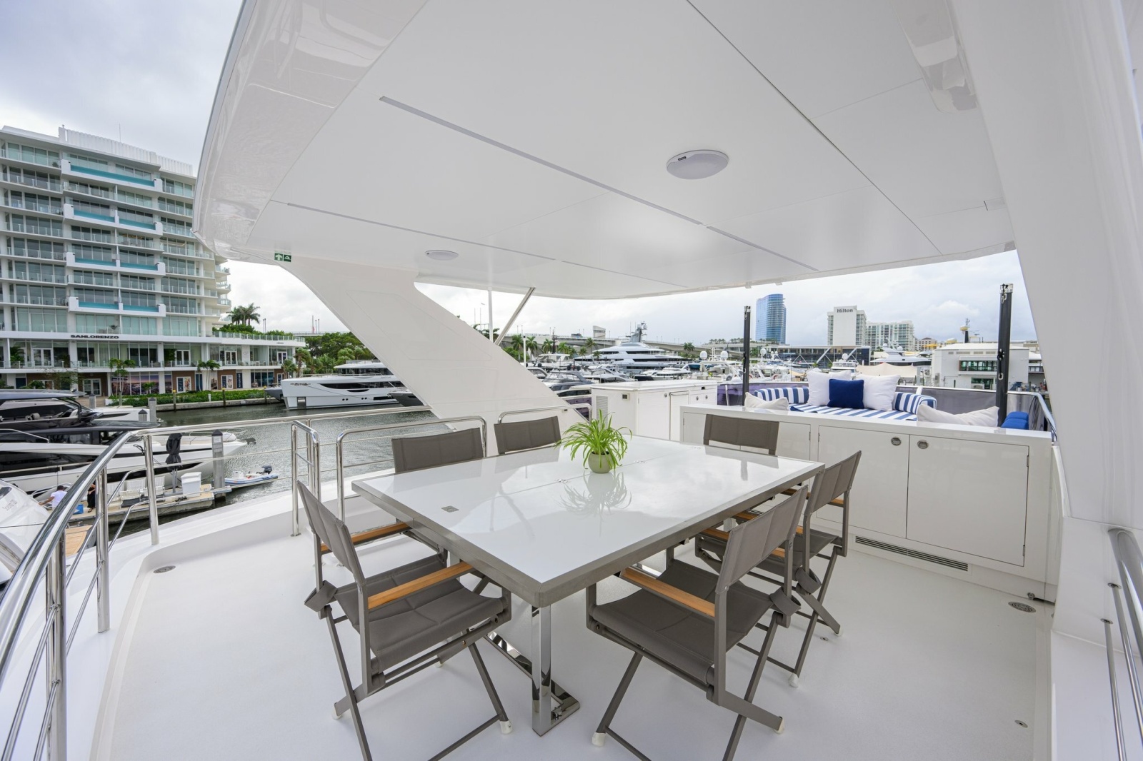 2023 Horizon FD100 — Sundeck - Aft