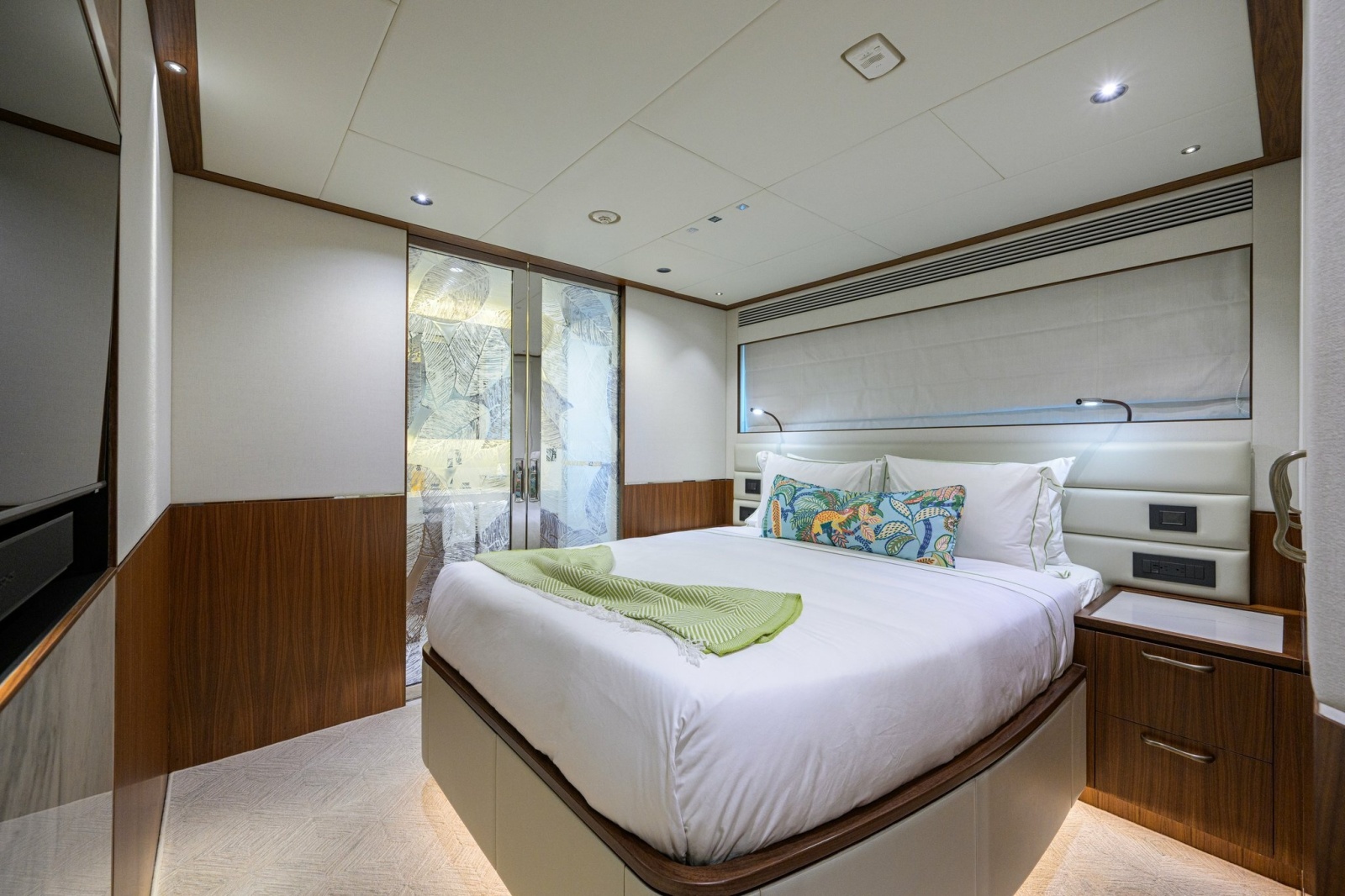 2023 Horizon FD100 — Guest Stateroom