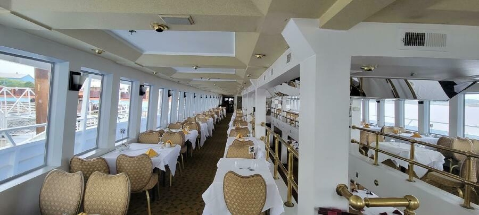 1979 Blount Marine 130 Dinner Cruise