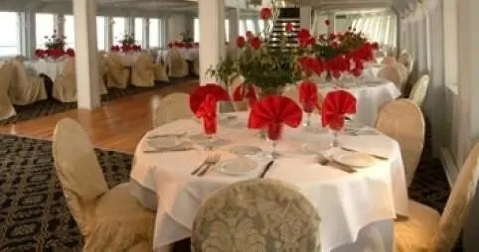 1979 Blount Marine 130 Dinner Cruise
