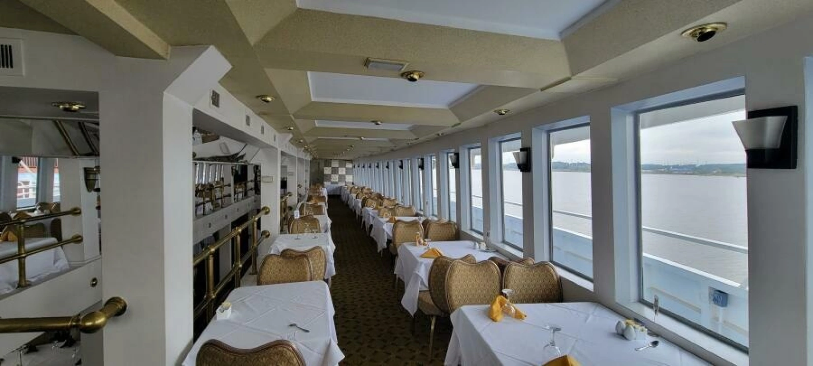1979 Blount Marine 130 Dinner Cruise