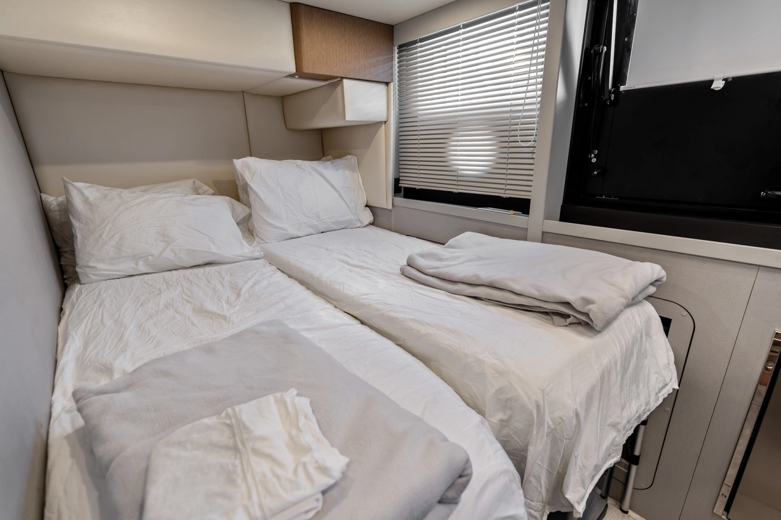 2023 Absolute Navetta 75