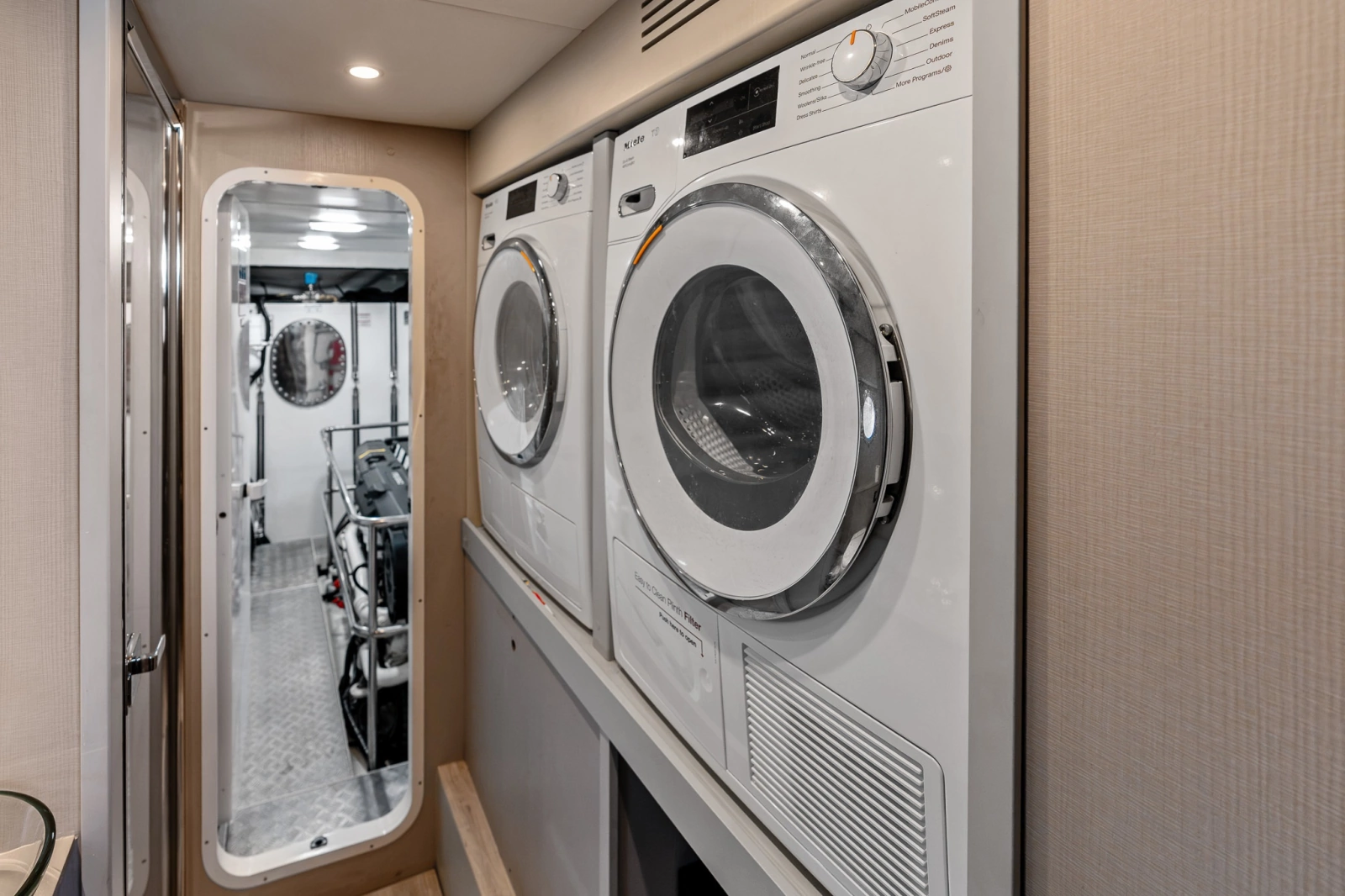 2023 Absolute Navetta 75