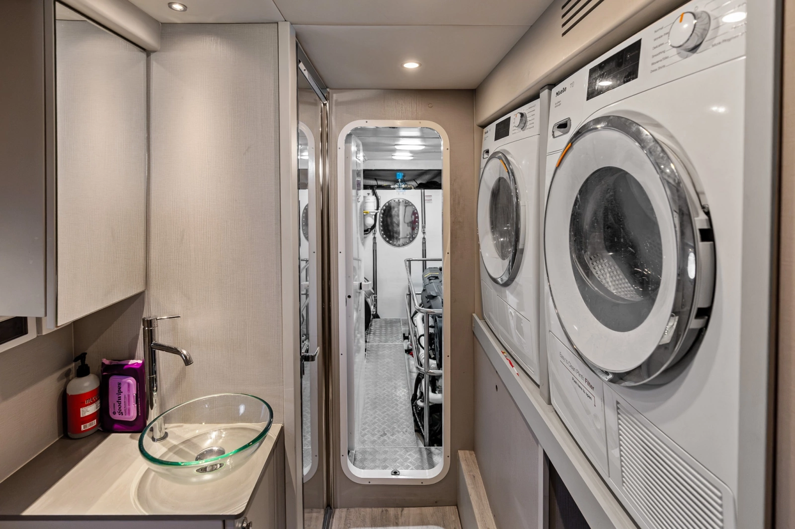2023 Absolute Navetta 75