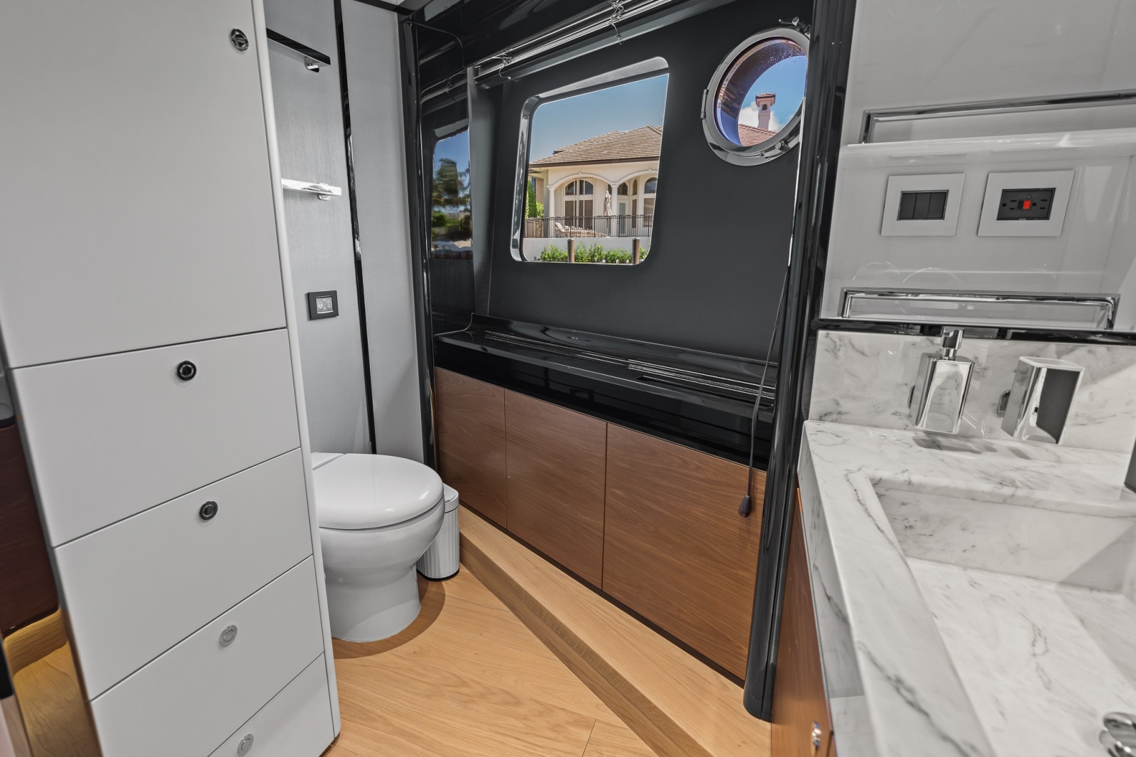 2023 Absolute Navetta 75