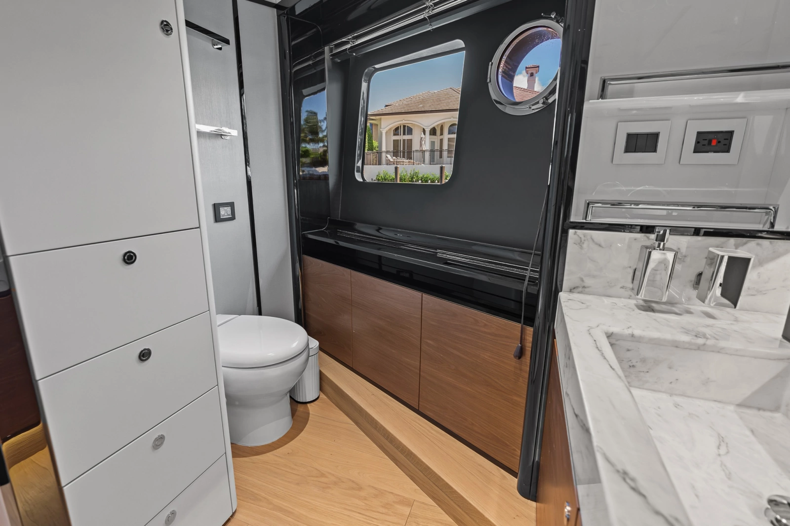 2023 Absolute Navetta 75