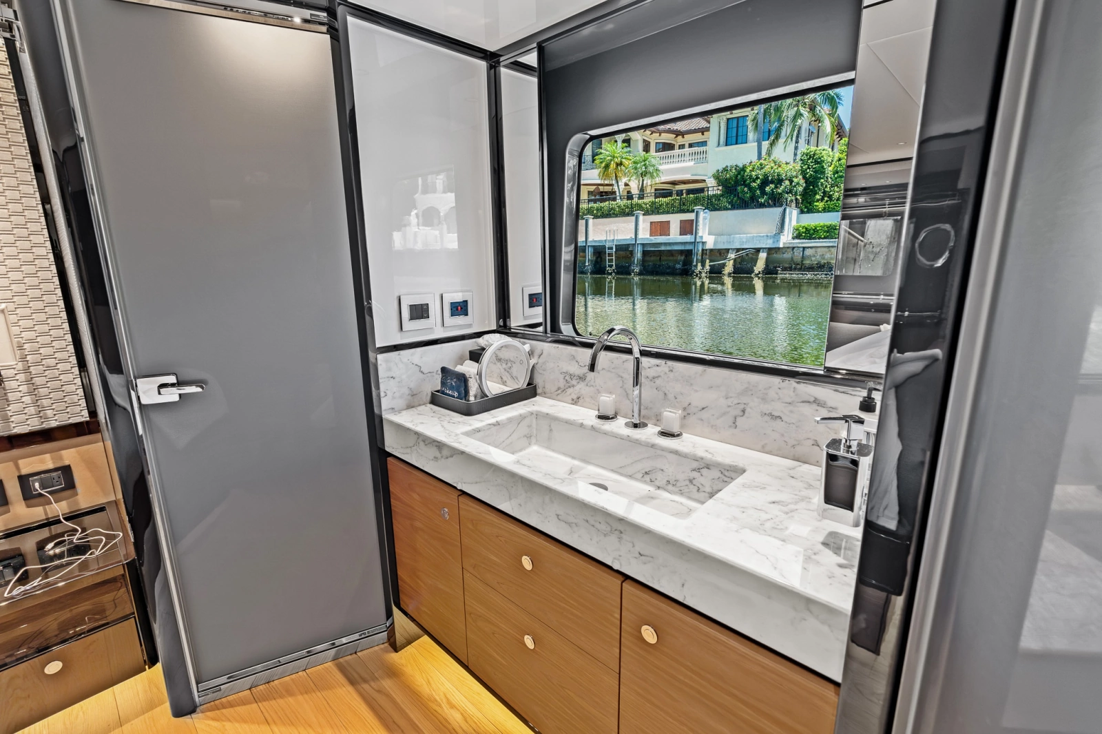 2023 Absolute Navetta 75