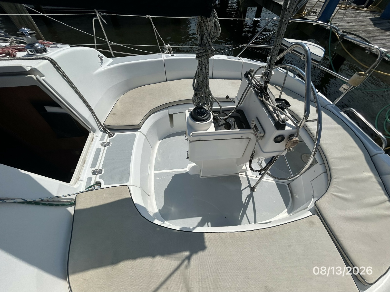 Hunter 336 cockpit starboard