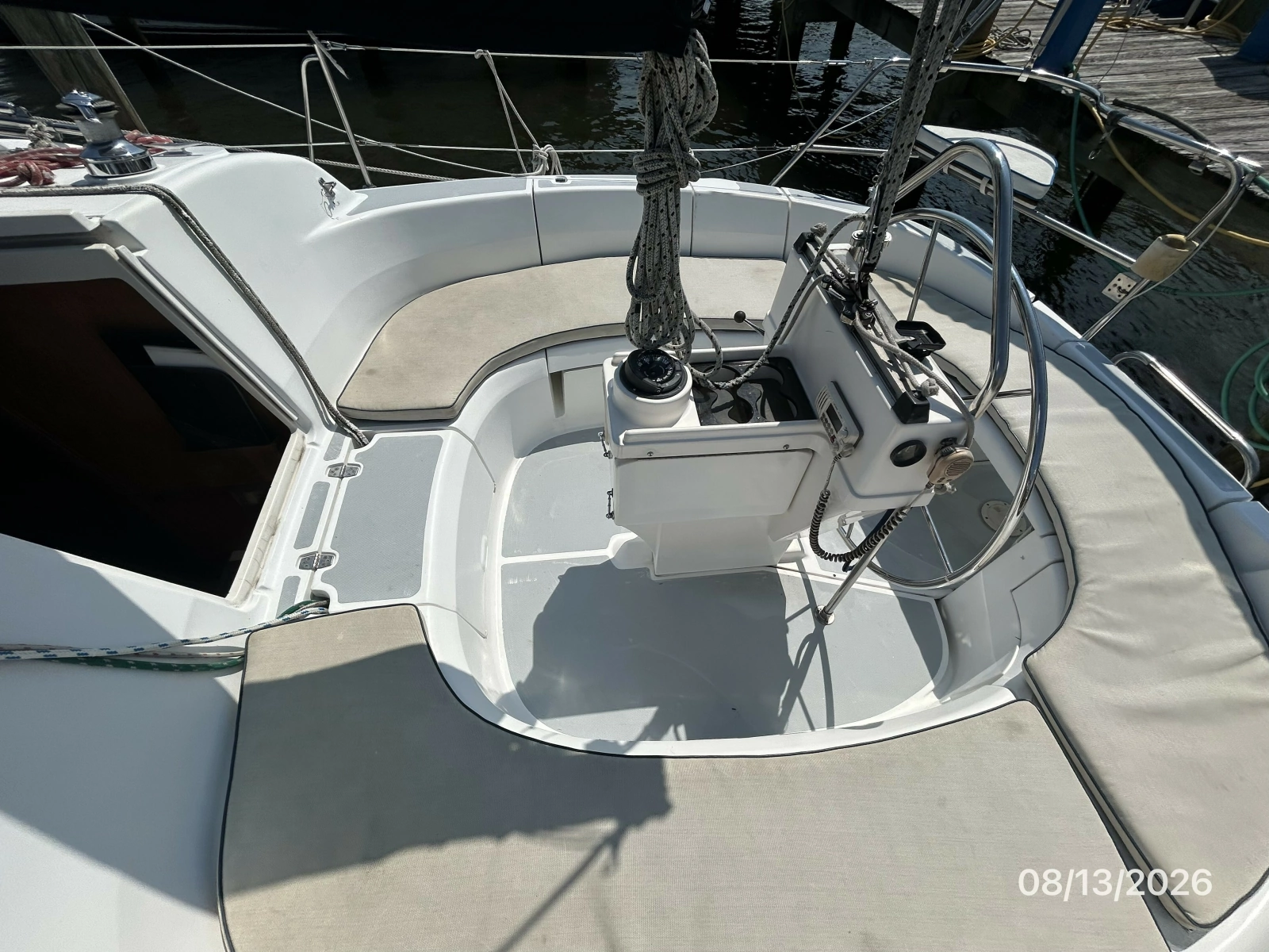 Hunter 336 cockpit starboard