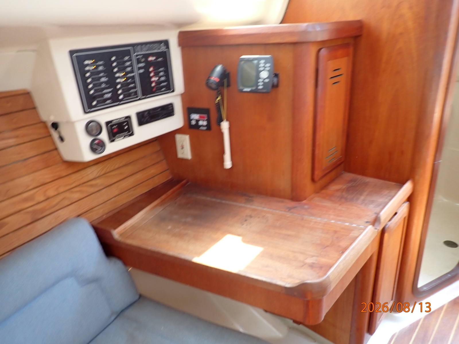 Hunter 336 nav station