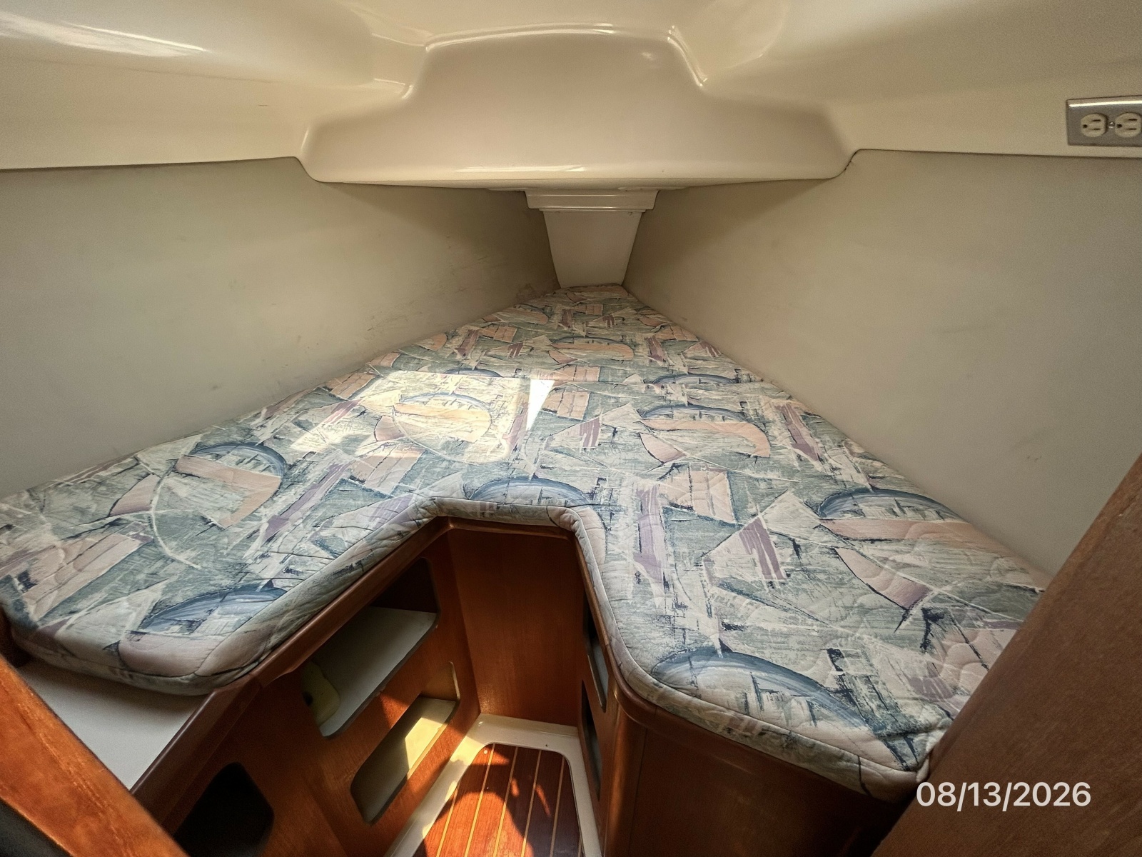 Hunter 336 forward stateroom
