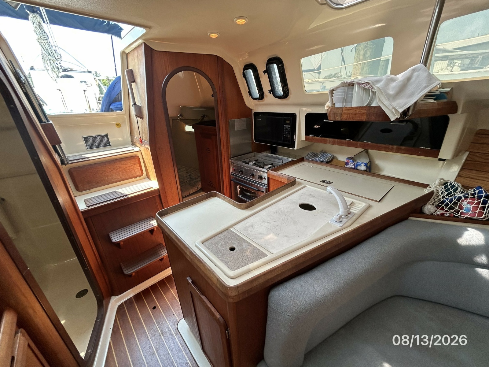 Hunter 336 galley2
