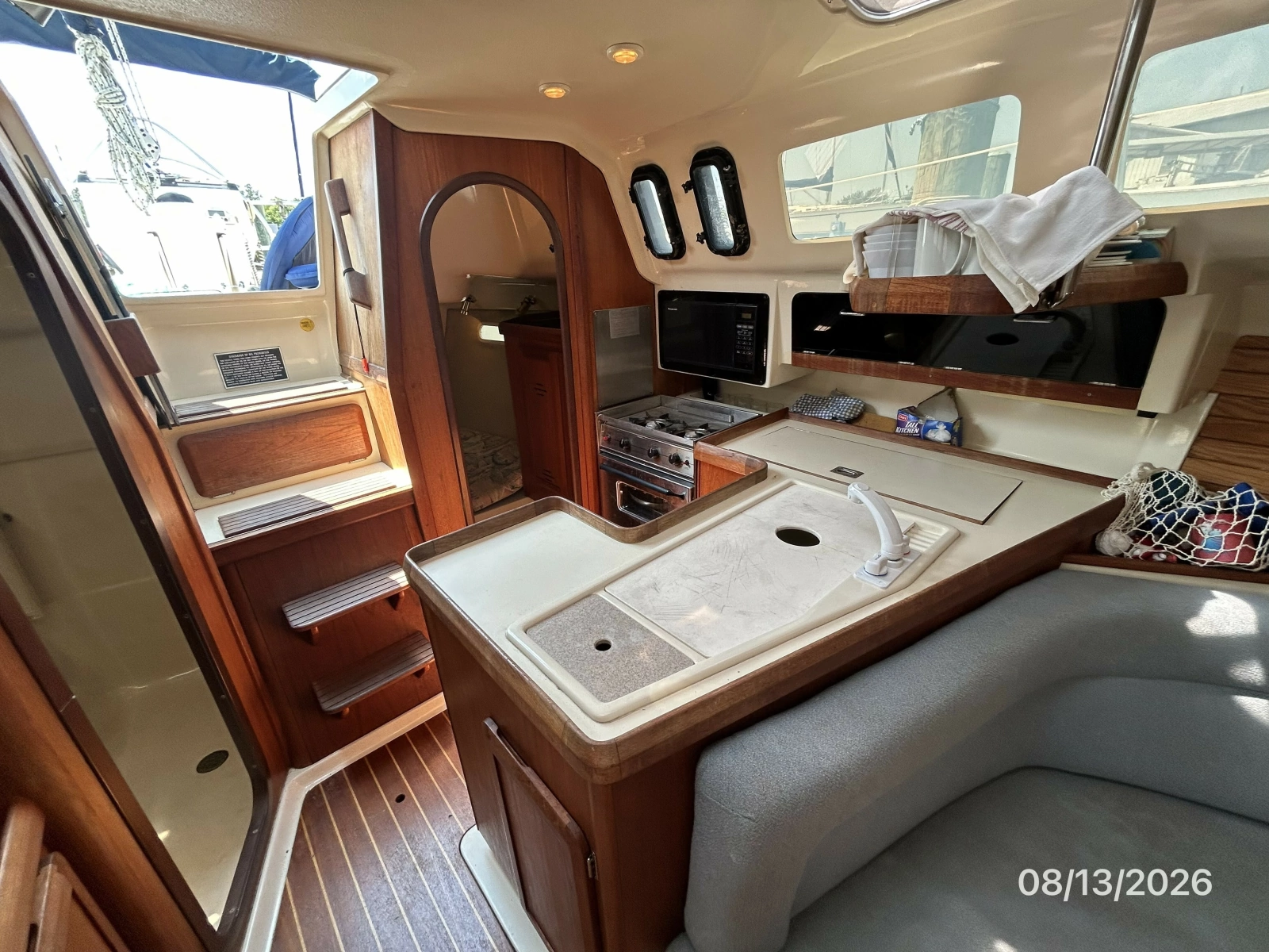 Hunter 336 galley2
