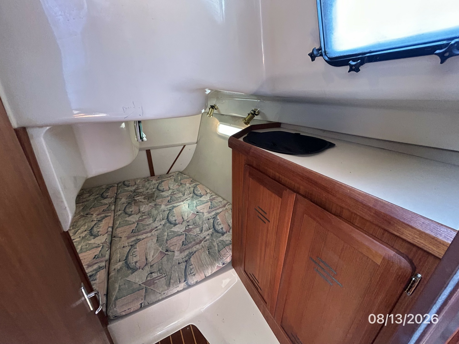 Hunter 336 aft stateroom1