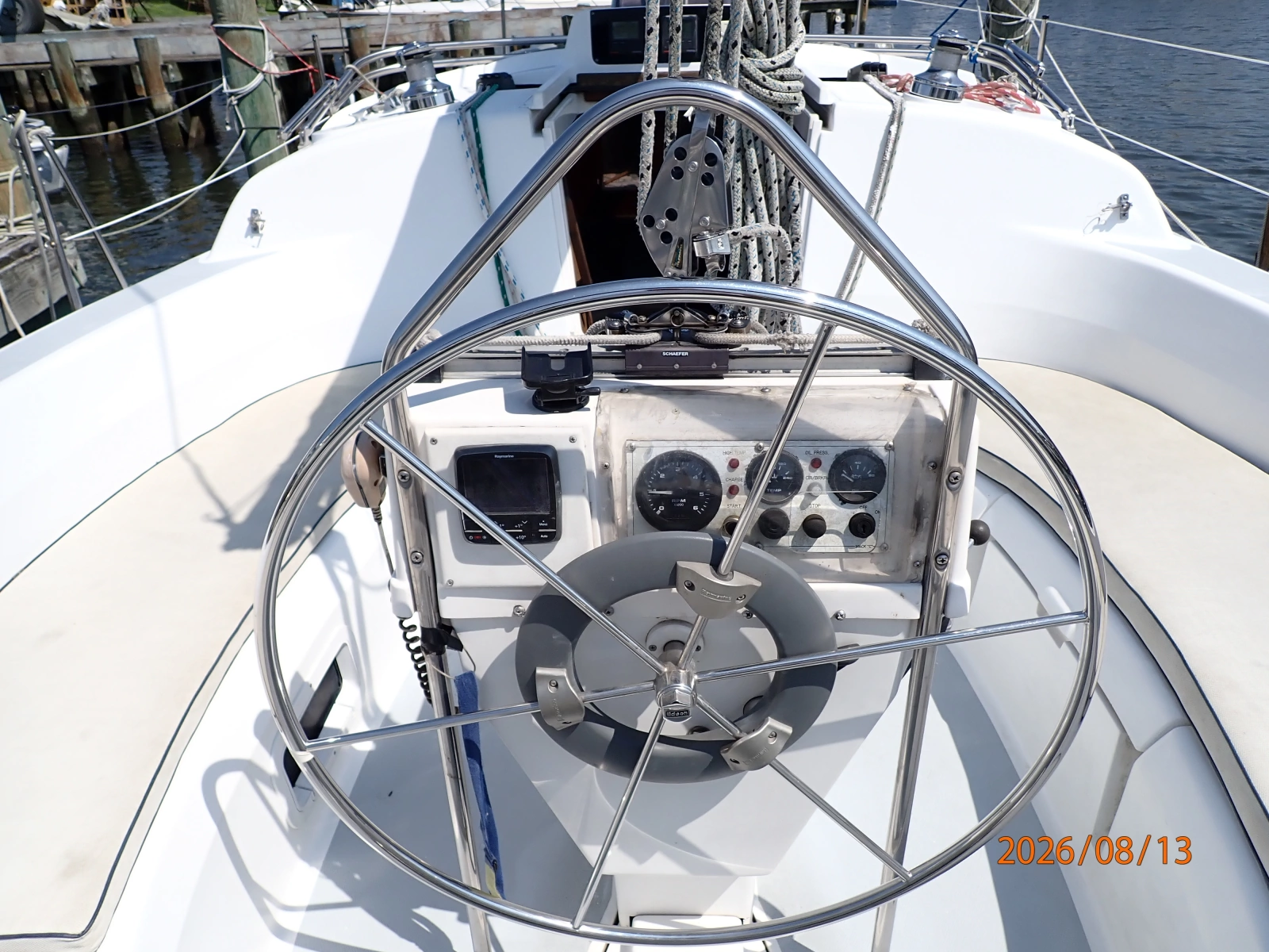 Hunter 336 cockpit helm