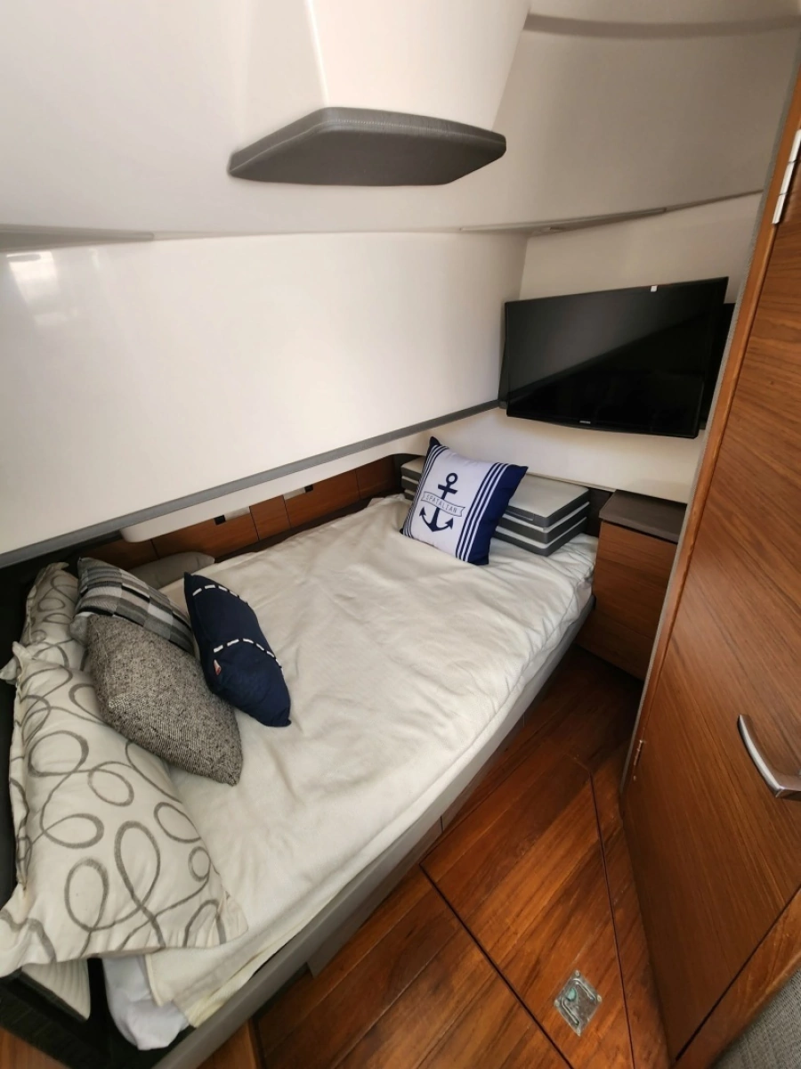 2019 Tiara Yachts 38 LS
