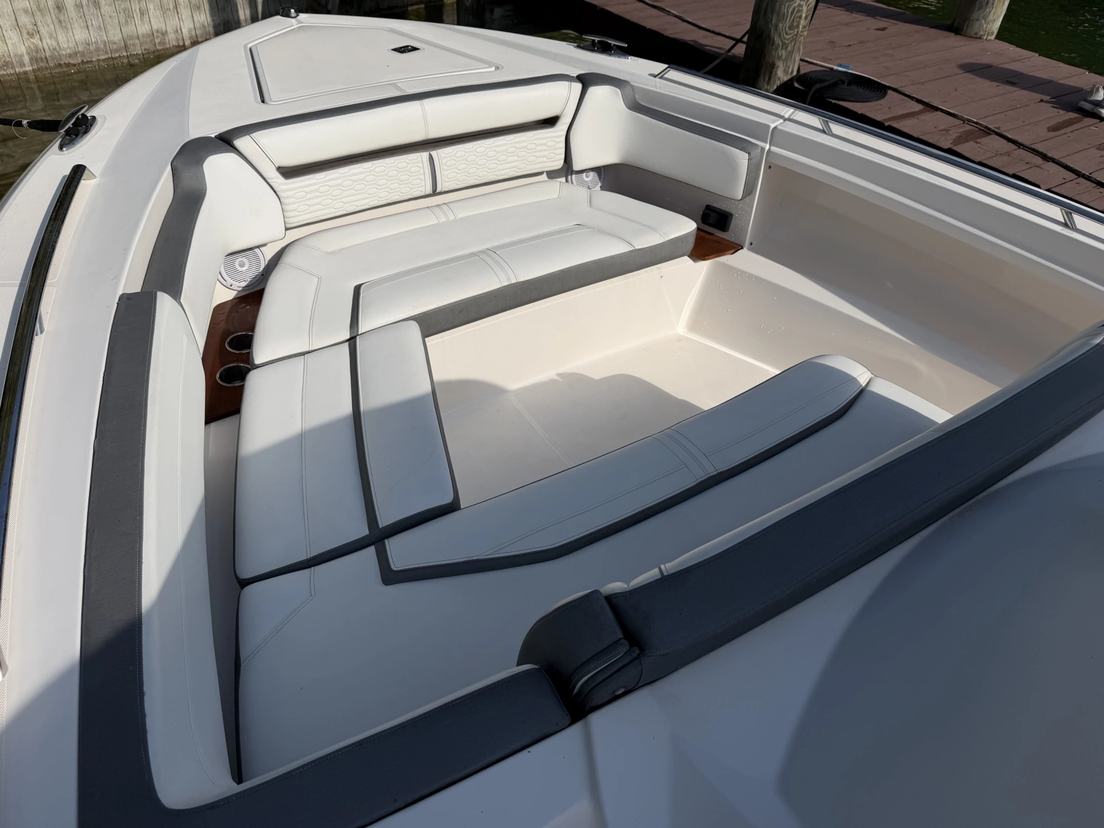 2019 Tiara Yachts 38 LS