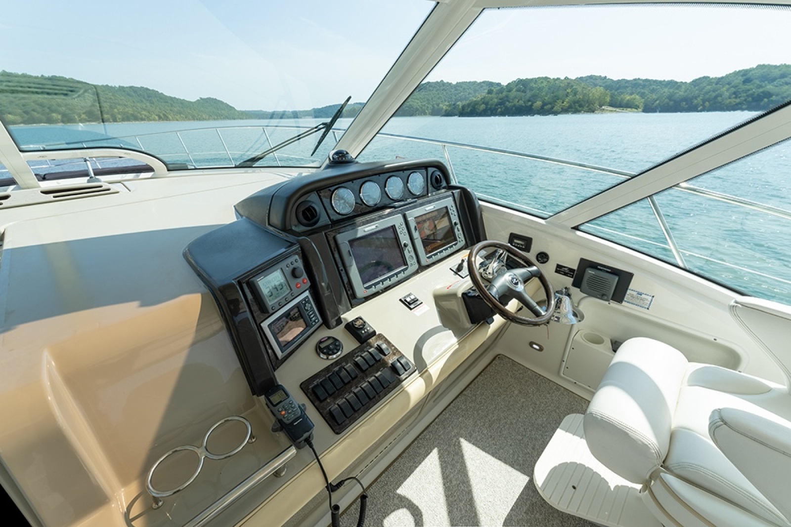 Helm electronics