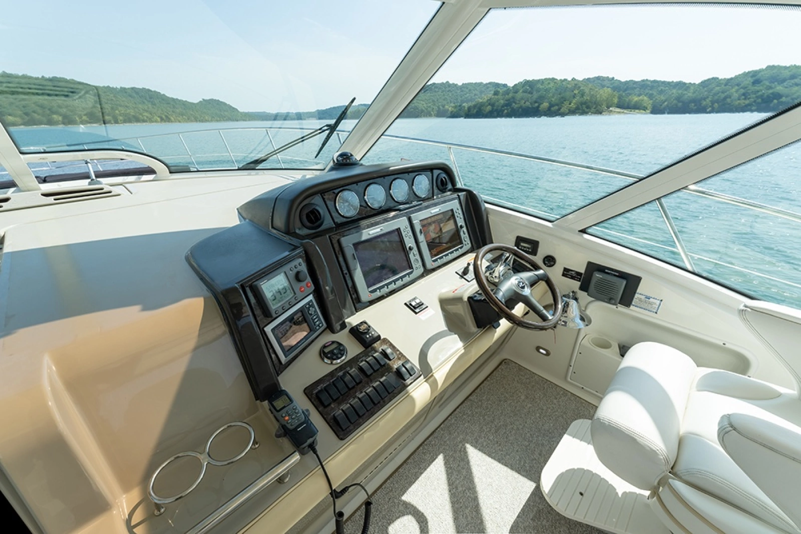 Helm electronics