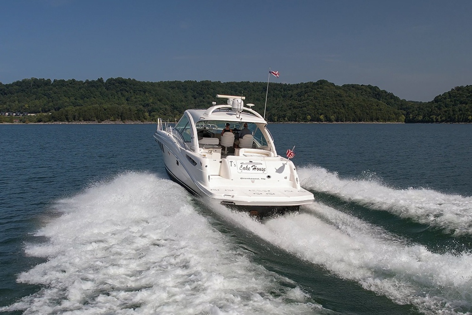 2008 Sea Ray 48 Sundancer underway
