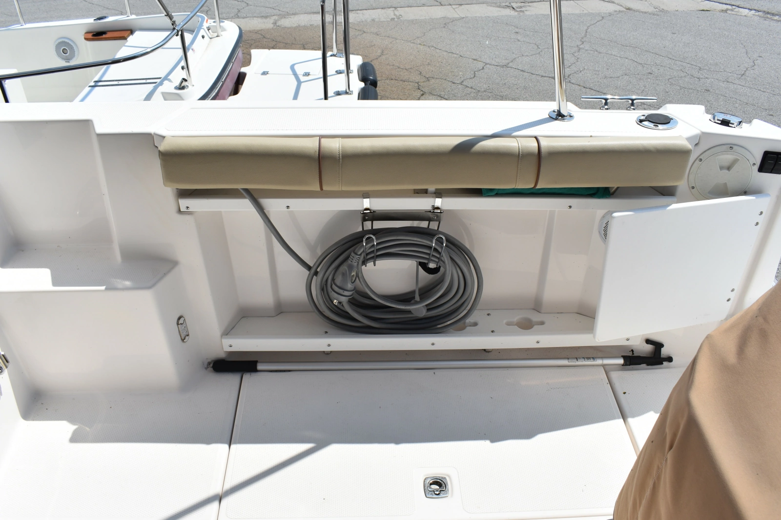 2019 Ranger Tugs R27LE