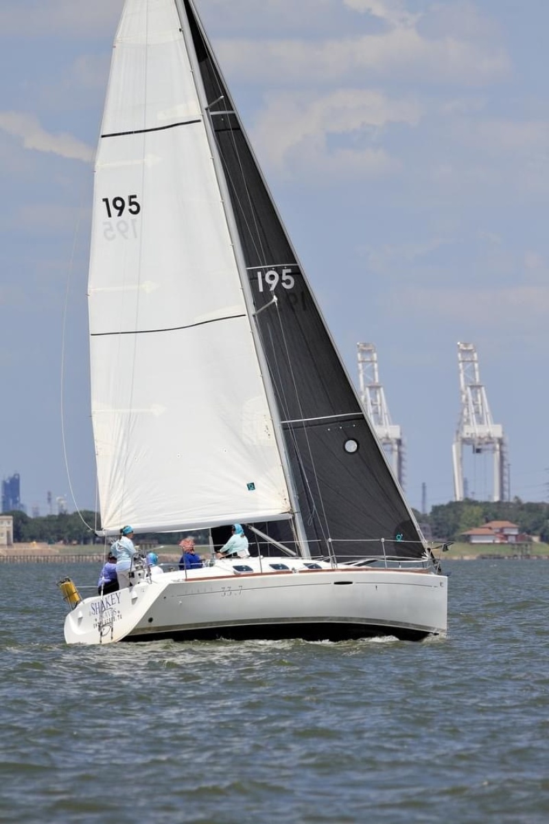 2000 Beneteau First 33.7