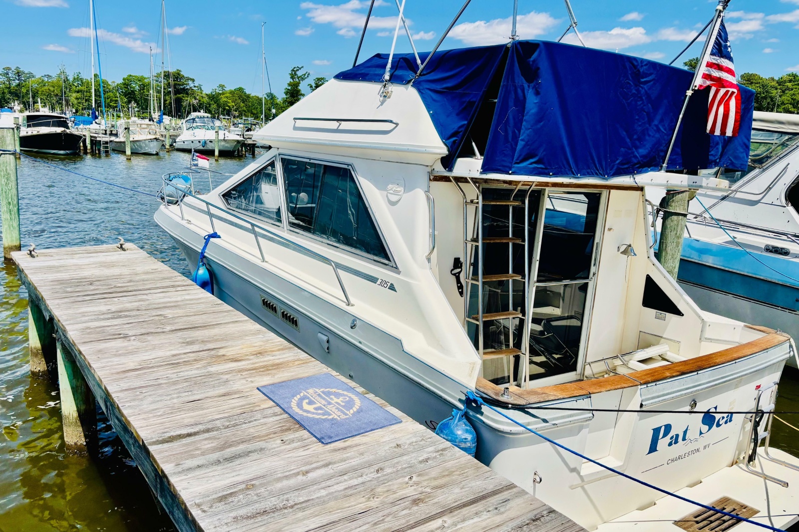1988 Sea Ray 305 Sedan Bridge