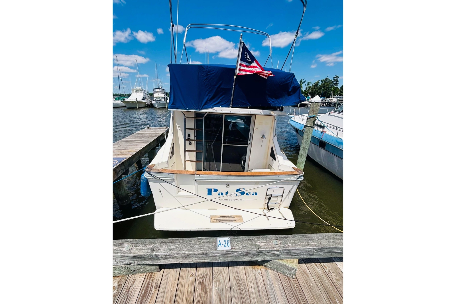 1988 Sea Ray 305 Sedan Bridge