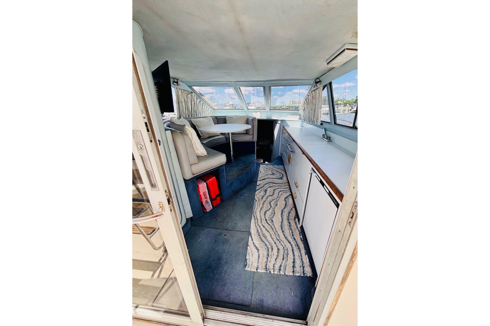 1988 Sea Ray 305 Sedan Bridge
