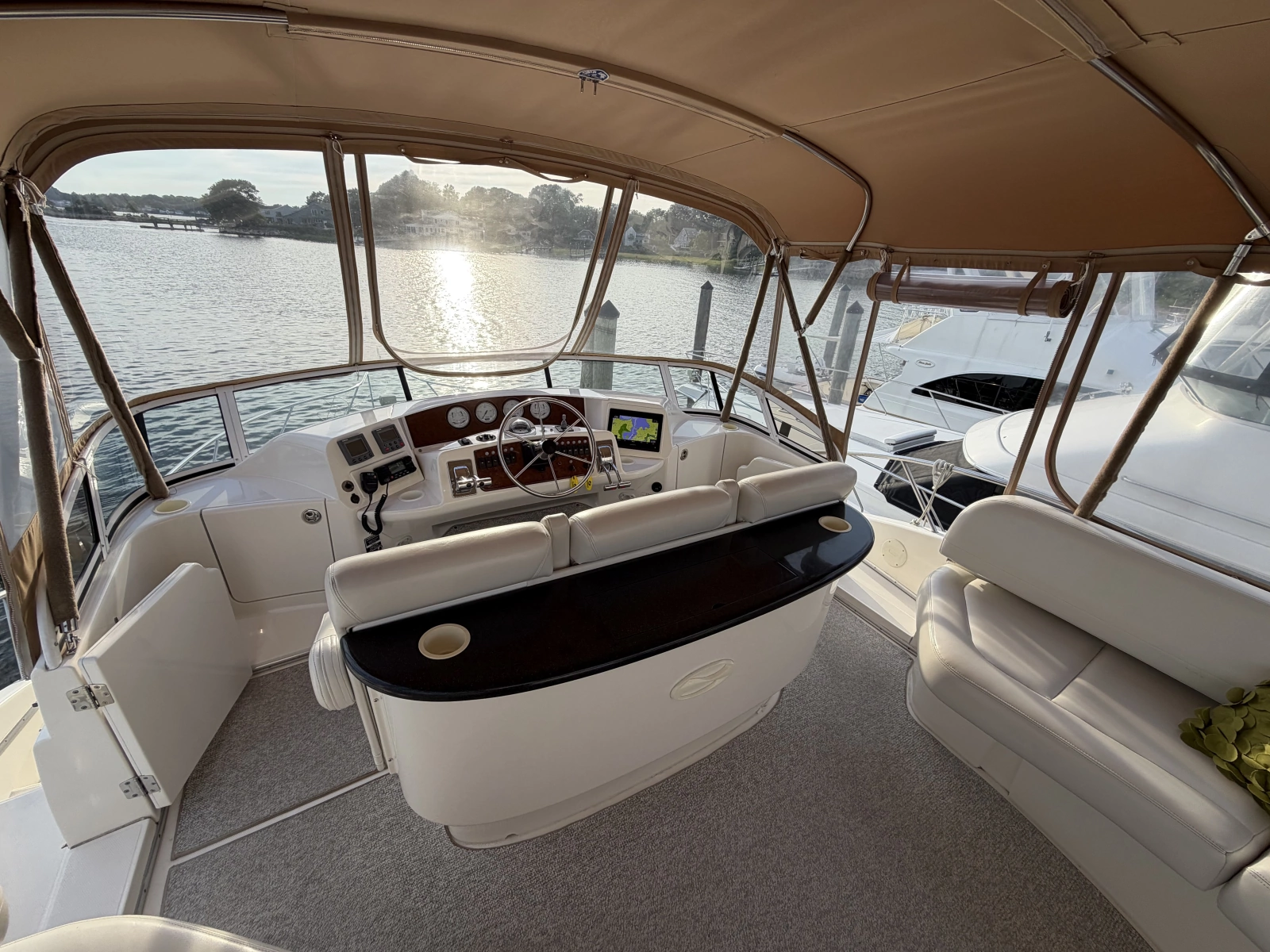 2002 Silverton 43 Motor Yacht