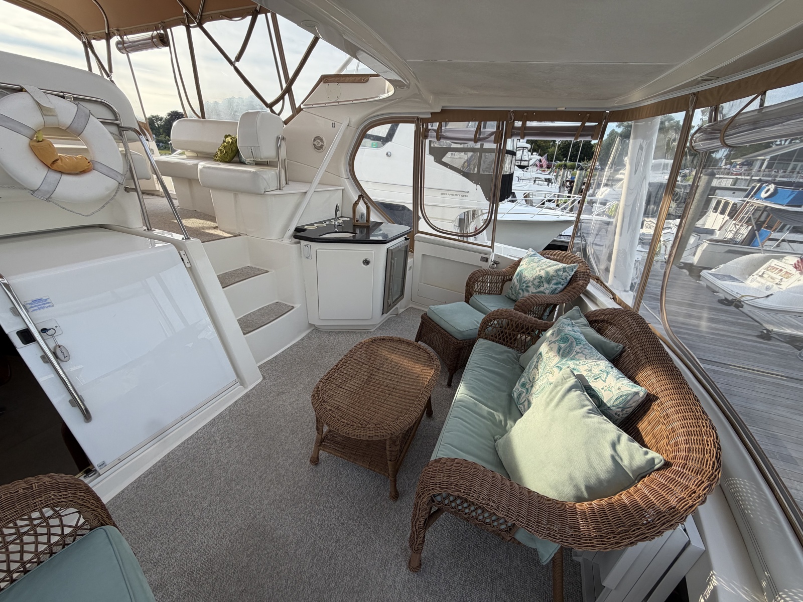 2002 Silverton 43 Motor Yacht