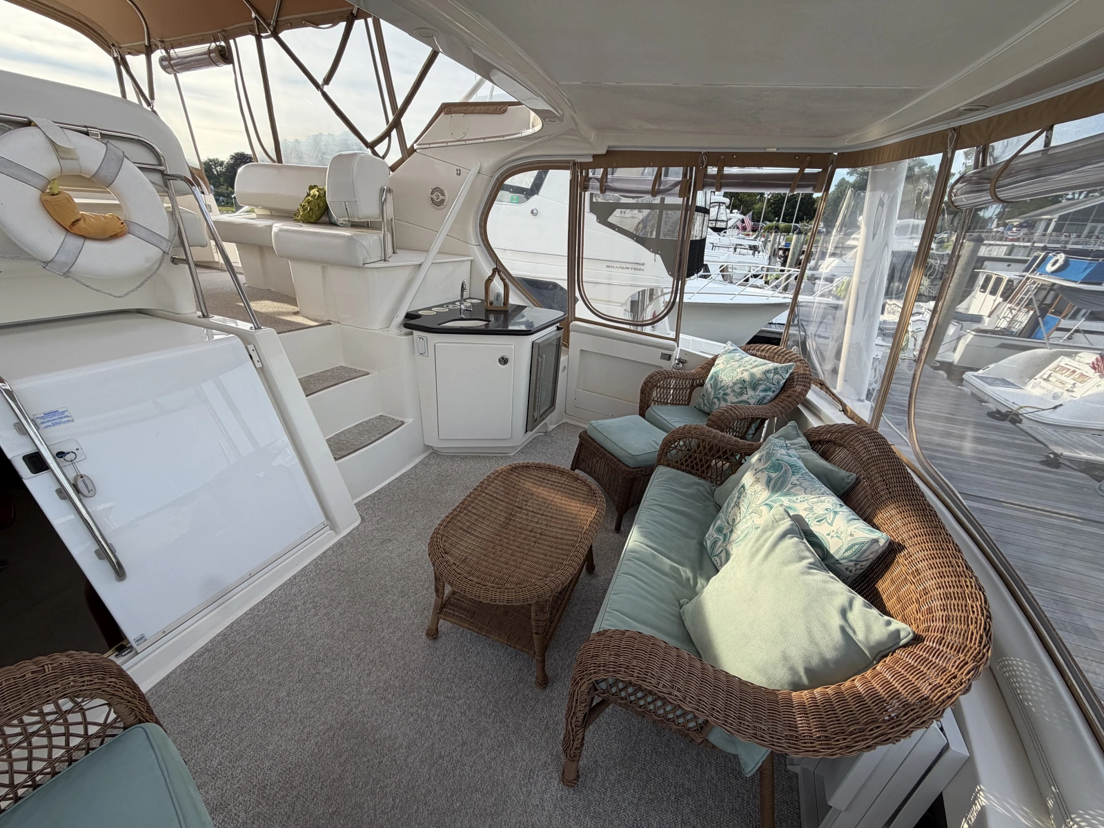 2002 Silverton 43 Motor Yacht