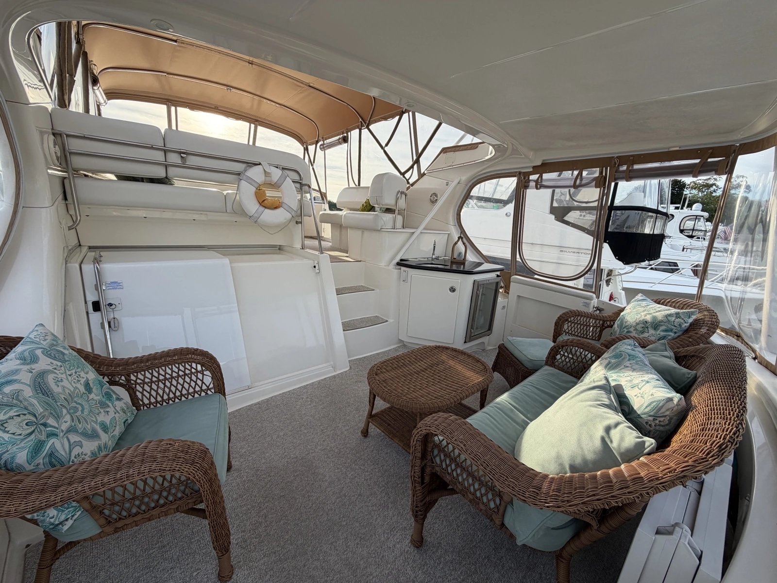 2002 Silverton 43 Motor Yacht