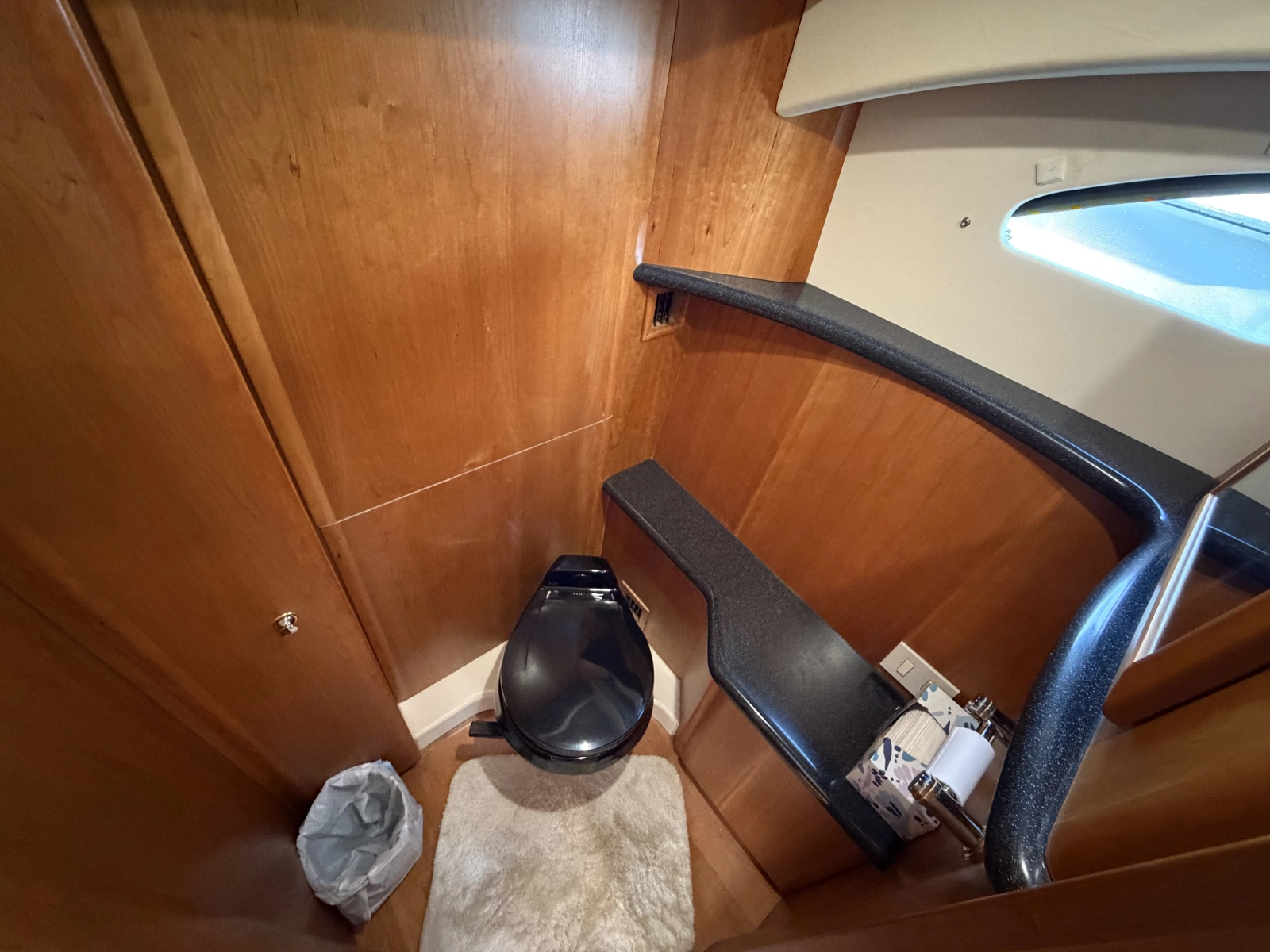 2002 Silverton 43 Motor Yacht