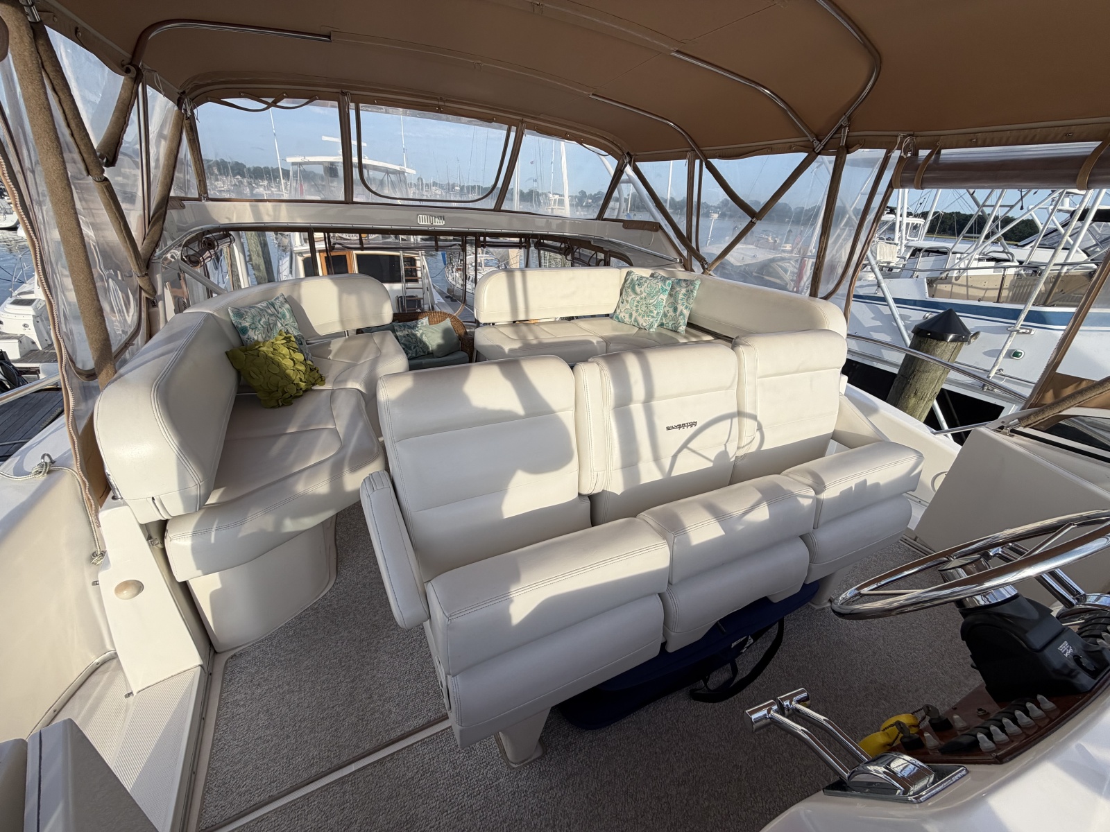 2002 Silverton 43 Motor Yacht