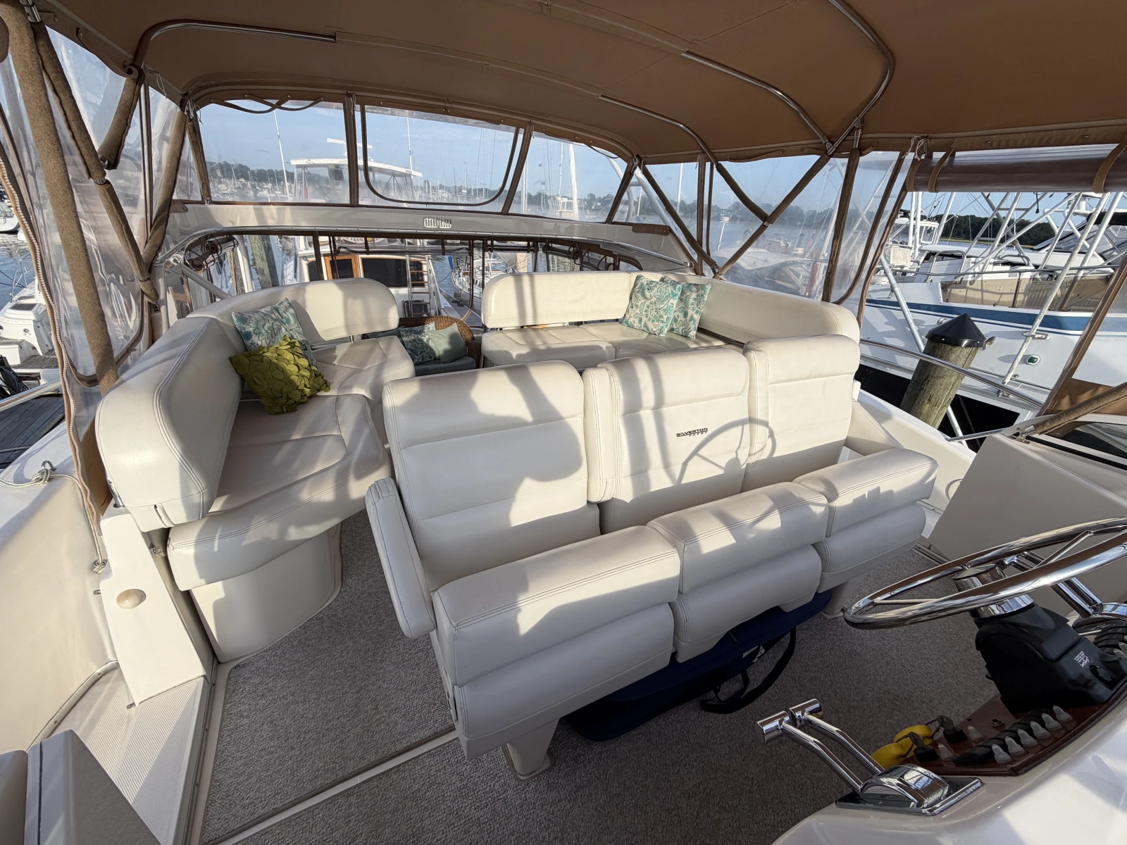 2002 Silverton 43 Motor Yacht