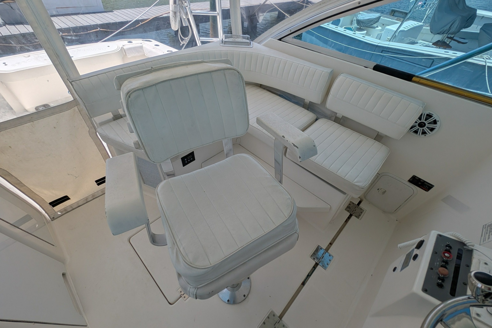 2005 Rampage 38 Express