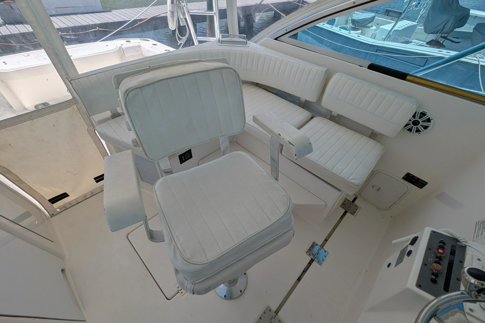 2005 Rampage 38 Express