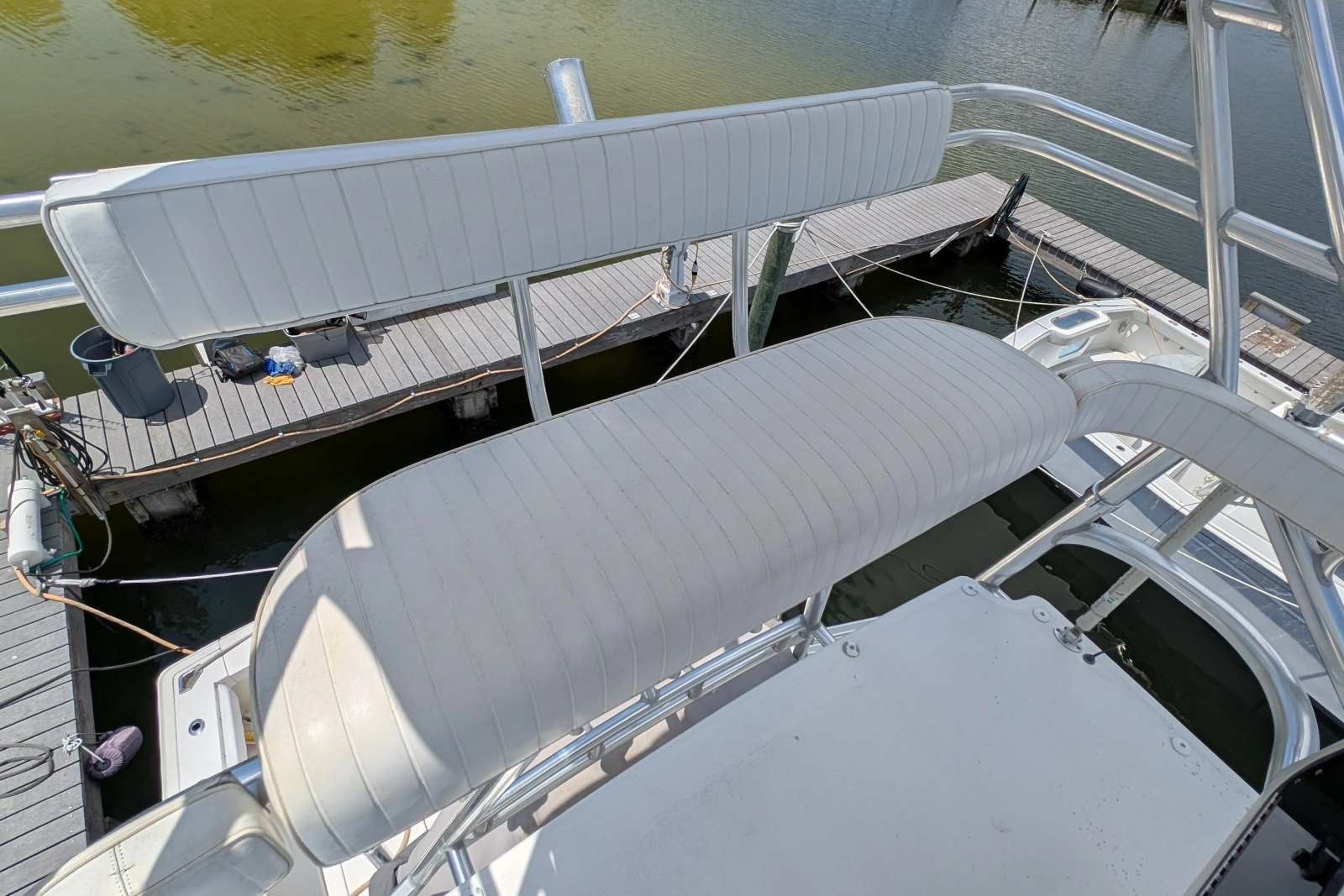 2005 Rampage 38 Express