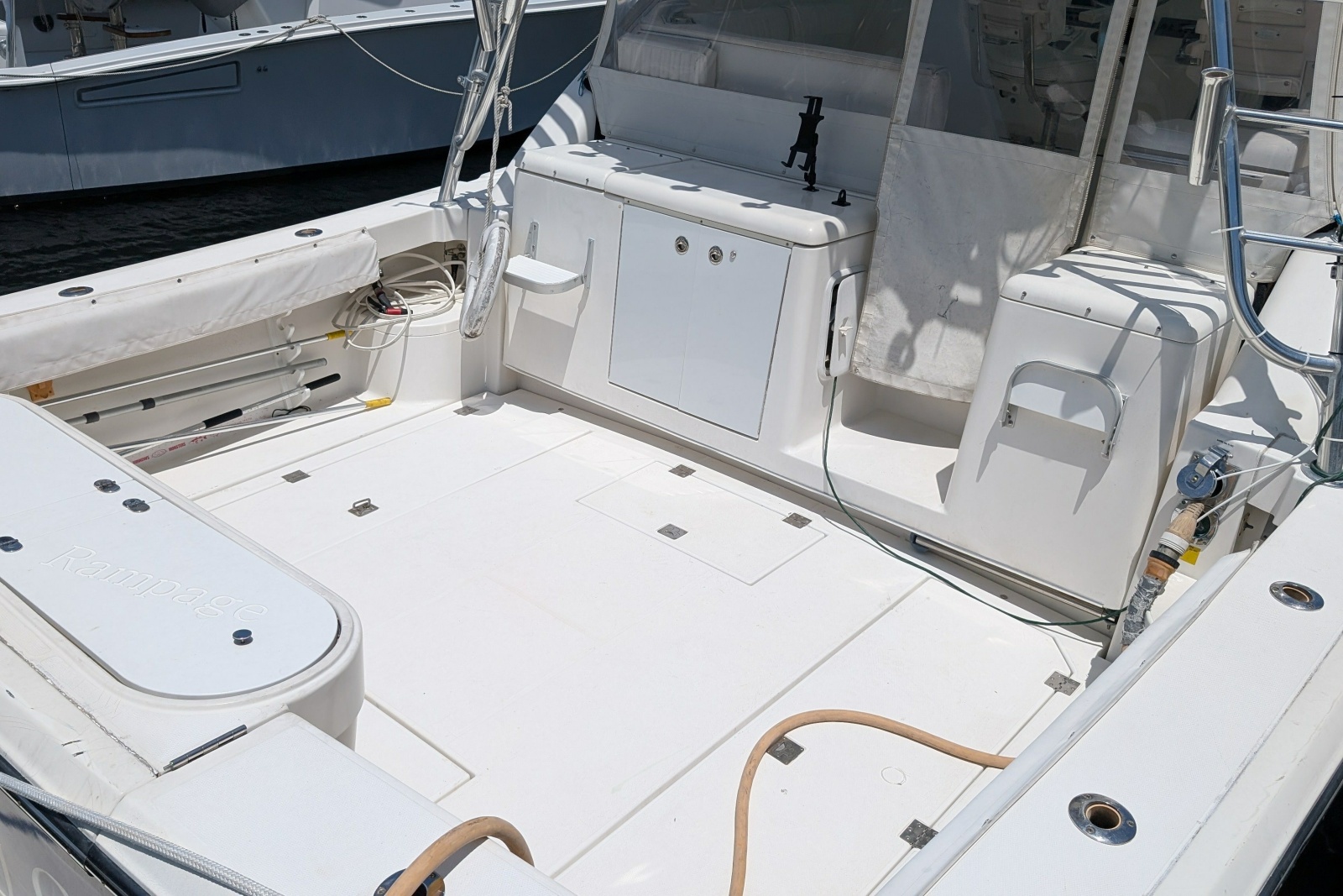 2005 Rampage 38 Express
